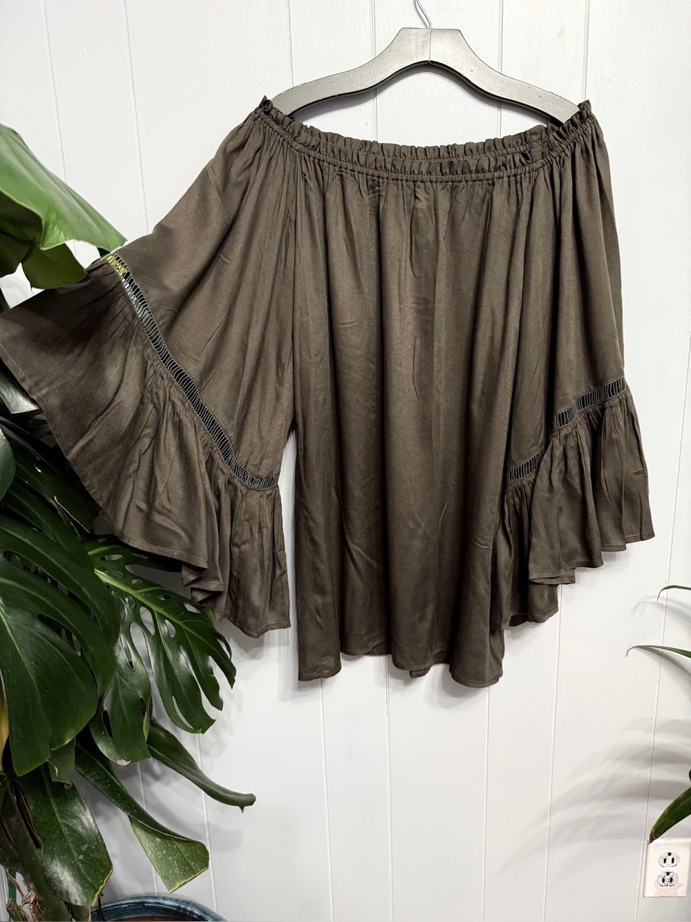 #18)  NWOT Elan Olive Brown Off-Shoulder Ruffle Sleeve Top
